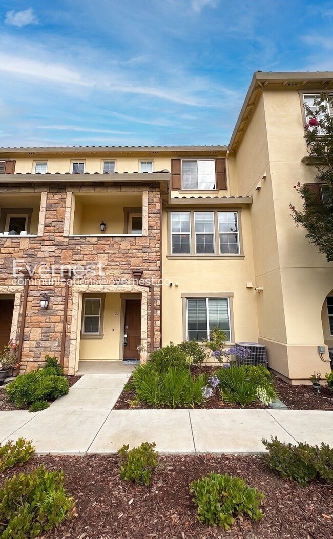 property at 442 Topaz Terrace