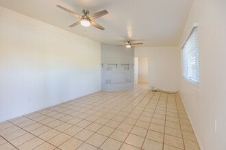 3 Bedroom 2 Bath Home in Alamogordo, NM - Building Photo - Building Photo