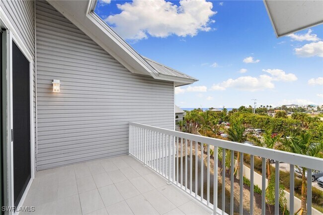 property at 121 Barefoot Cir
