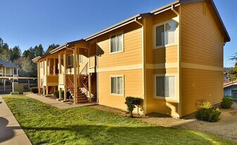 Cedar Park in Grass Valley, CA - Building Photo