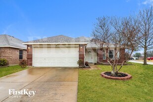 729 Ridge Top Dr in Burleson, TX - Building Photo