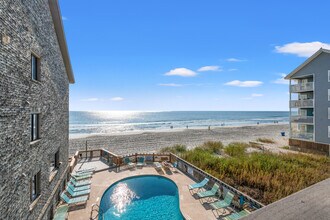 618 N Waccamaw Dr in Murrells Inlet, SC - Building Photo - Building Photo