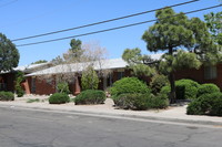 Uptown Gardens in Albuquerque, NM - Building Photo - Building Photo