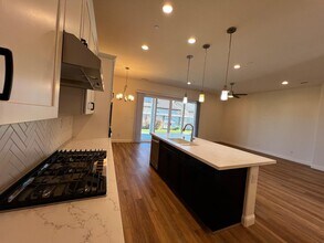 3072 19th Ave in Kingsburg, CA - Building Photo - Building Photo