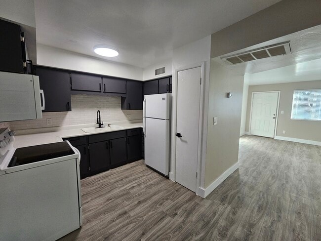 Apache Road Apartments