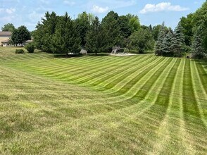 N1614 Meadowview Dr in Greenville, WI - Foto de edificio - Building Photo