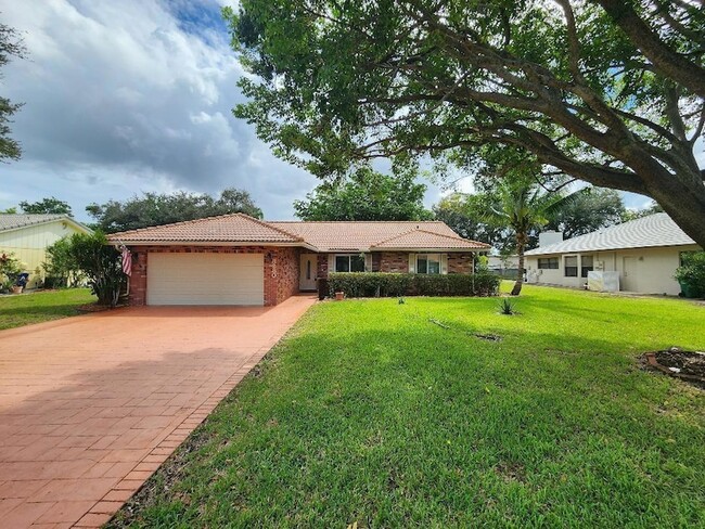 8280 NW 5th St in Coral Springs, FL - Foto de edificio - Building Photo