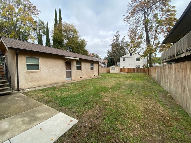 1113-1117 T St in Sacramento, CA - Building Photo - Building Photo