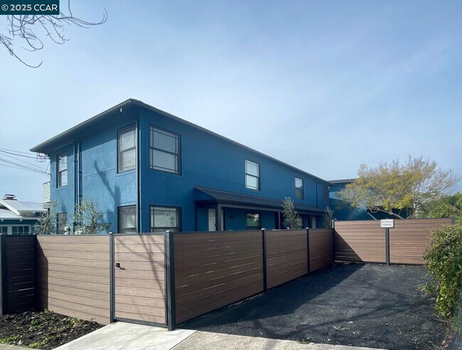 property at 1325 Hopkins St
