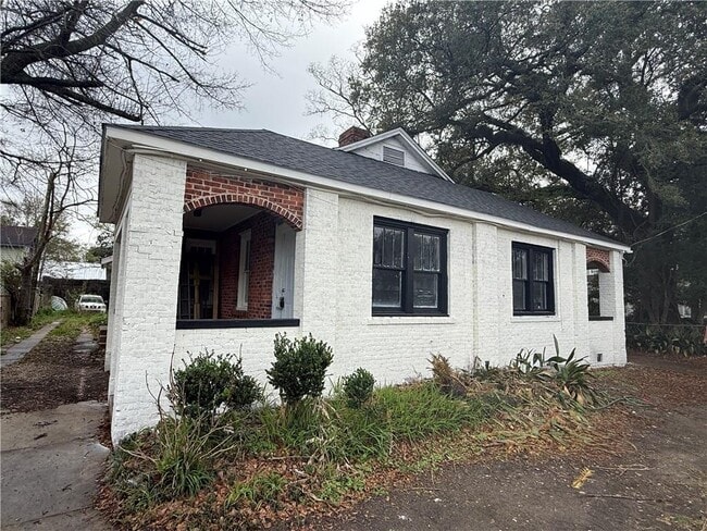 property at 1321 SpringHill Ave