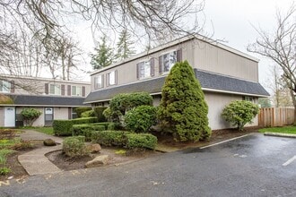 Market Street Apts. Beautiful 2x1.5 unit! in Portland, OR - Building Photo - Building Photo