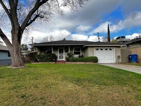 1788 Camino Primavera in Bakersfield, CA - Building Photo