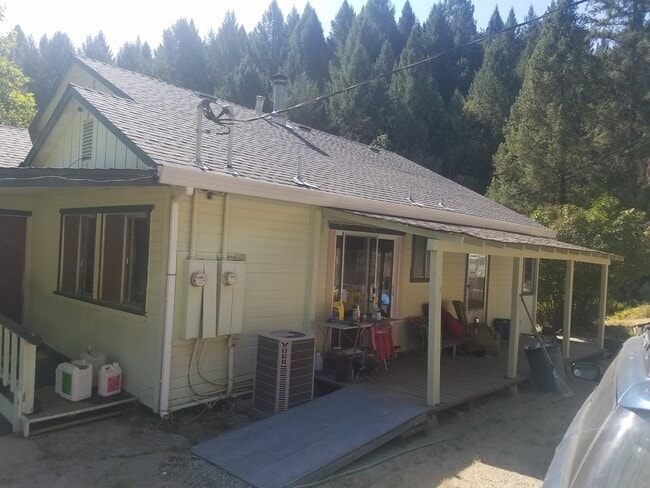 22305 Canyon Way in Colfax, CA - Building Photo - Building Photo