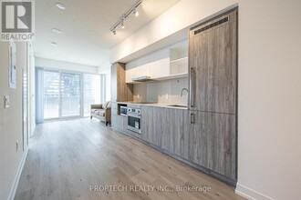 138-3138 Downes St in Toronto, ON - Building Photo - Building Photo