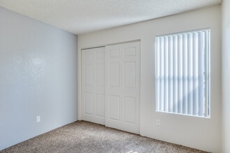 Regency Square in Yuma, AZ - Building Photo - Interior Photo