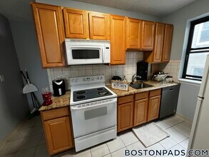 317 Summit Ave, Unit 6 in Boston, MA - Building Photo - Building Photo