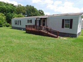 511 Co Rd 267 in Niota, TN - Building Photo