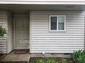 2145 NW Highland Dr in Corvallis, OR - Building Photo