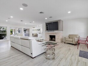 411 Poinciana Dr in Fort Lauderdale, FL - Building Photo - Building Photo