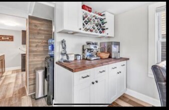 15 Bristol St in Branford, CT - Building Photo - Building Photo