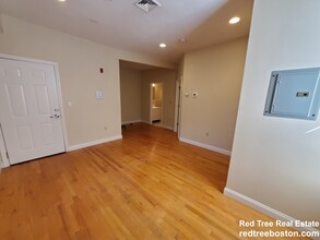 466 Green St, Unit 3 in Cambridge, MA - Building Photo - Building Photo