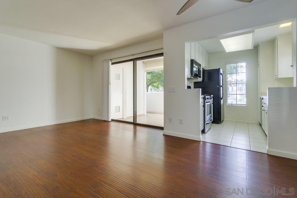 13115 Wimberly Square in San Diego, CA - Building Photo