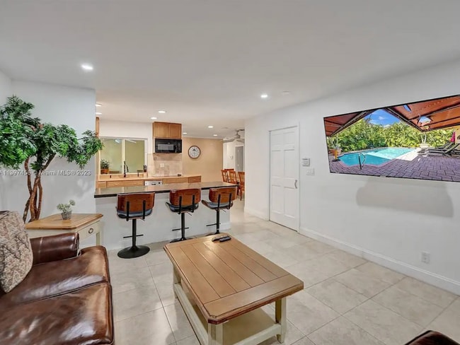 5701 NE 22nd Way in Fort Lauderdale, FL - Building Photo - Building Photo