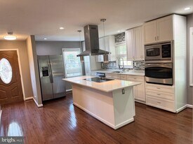 16611 Geddy Ct in Woodbridge, VA - Building Photo