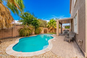 17144 W Tara Ln in Surprise, AZ - Building Photo - Building Photo