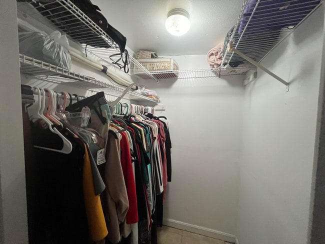 11XX SW 24th Ave in Fort Lauderdale, FL - Foto de edificio - Building Photo