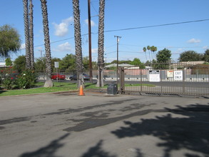 Knott Victoria Apartments, L.L.C. in Buena Park, CA - Building Photo - Building Photo