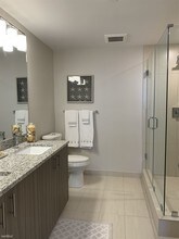 5251 NW 84th Ave in Doral, FL - Building Photo - Building Photo