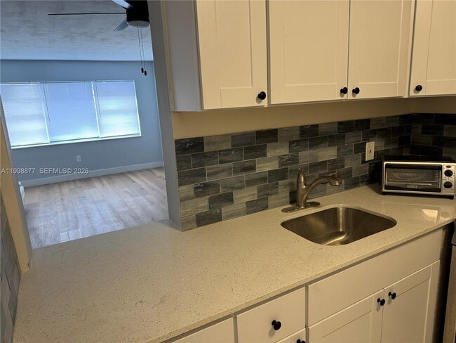 6720 Arbor Dr in Miramar, FL - Building Photo - Building Photo