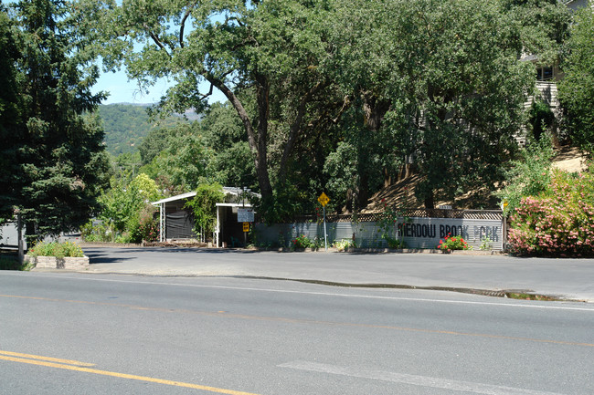 Meadowbrook Mobile Estates in Sonoma, CA - Foto de edificio - Building Photo