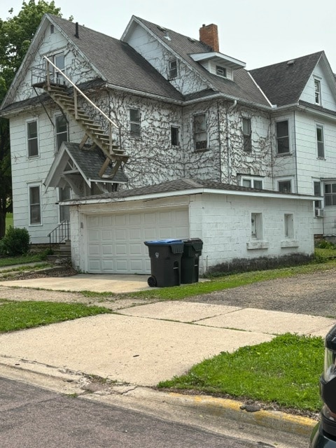 327 E Walnut St in Mankato, MN - Building Photo