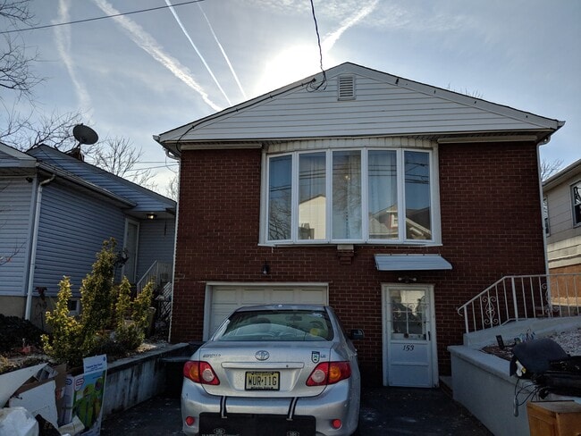 153 Weigands Ln, Unit FL1 in Secaucus, NJ - Foto de edificio - Building Photo