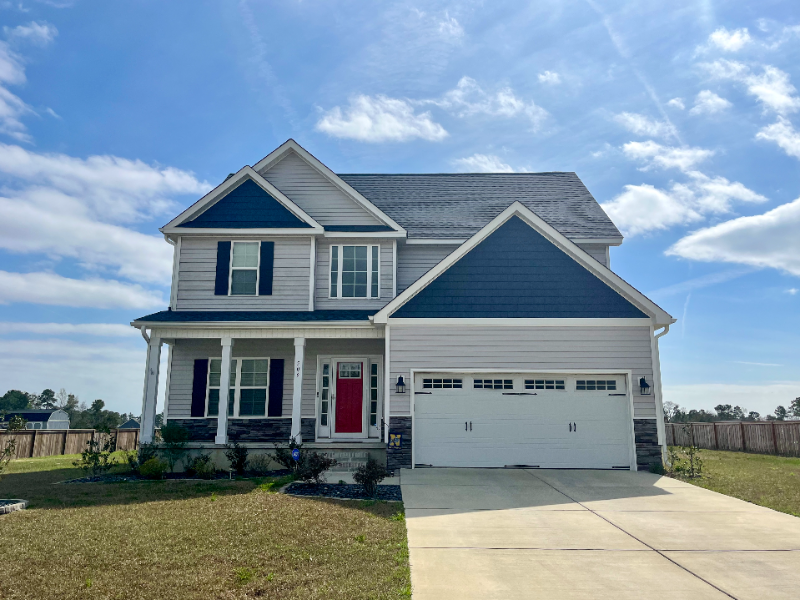 509 Misty Pond Dr in Hubert, NC - Building Photo