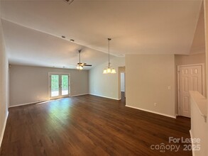 15732 Circlegreen Dr in Charlotte, NC - Building Photo - Building Photo