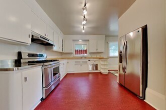 2014 2nd Ave in Sacramento, CA - Building Photo - Building Photo