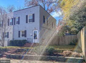 226 Guthrie Ave in Alexandria, VA - Building Photo