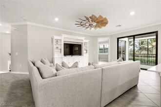 12023 Hawthorn Lake Dr in Ft. Myers, FL - Building Photo - Building Photo