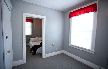 805 NE California St in Pullman, WA - Foto de edificio - Building Photo