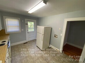 130 Lilly Ave in Salisbury, NC - Building Photo - Building Photo