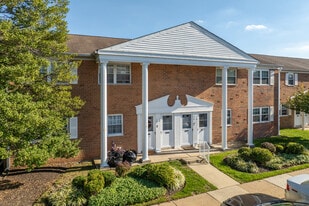 Orangewood Apartments in Levittown, PA - Building Photo