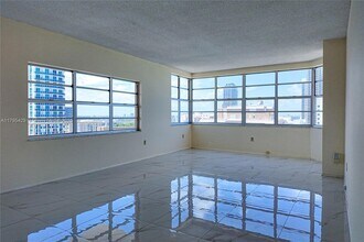 1950 S Ocean Dr, Unit 20F in Hallandale Beach, FL - Building Photo - Building Photo