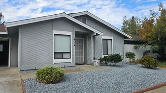 814 Portugal Way in Sacramento, CA - Building Photo