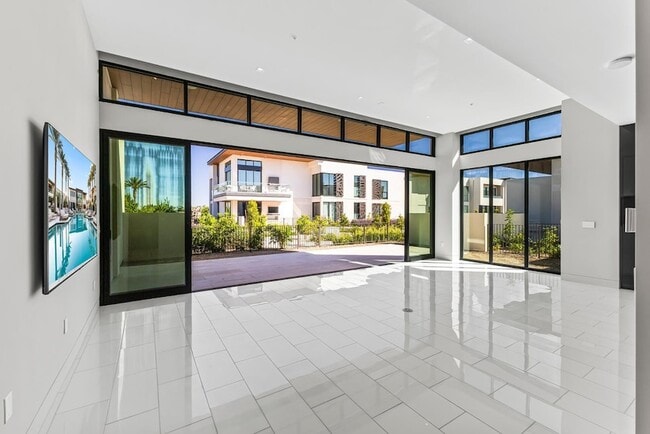 6587 N Palmeraie Blvd, Unit Unit 2003, Unit Unit 2003