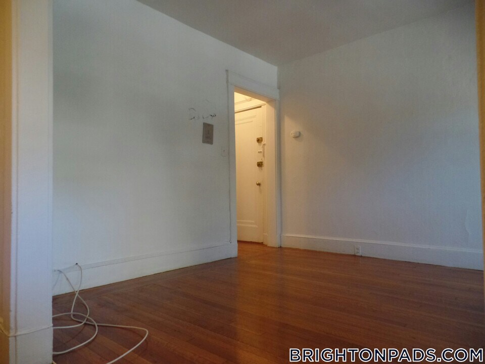 88 Washington St in Boston, MA - Building Photo