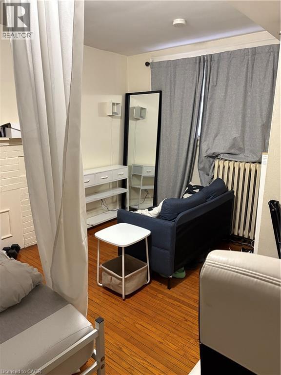 92 Sanford Ave S in Hamilton, ON - Building Photo - Building Photo