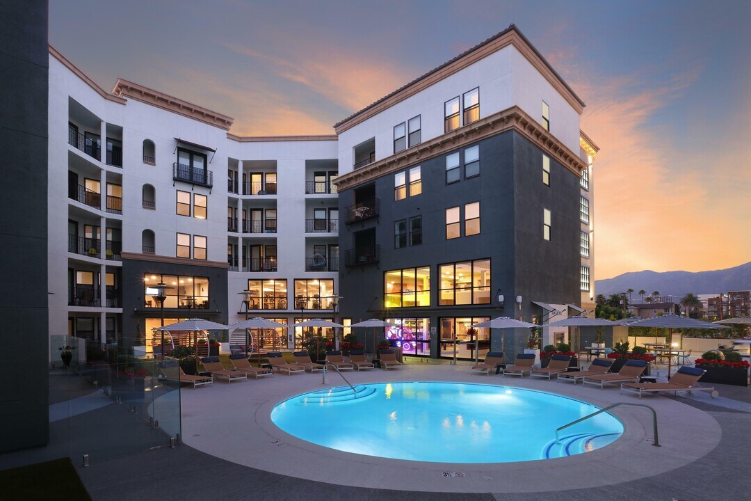 The Harrison in Glendale, CA - Foto de edificio